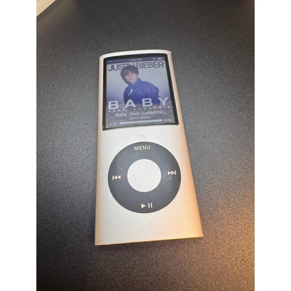 Apple iPod Nano 8GB model A1285 - works perfect